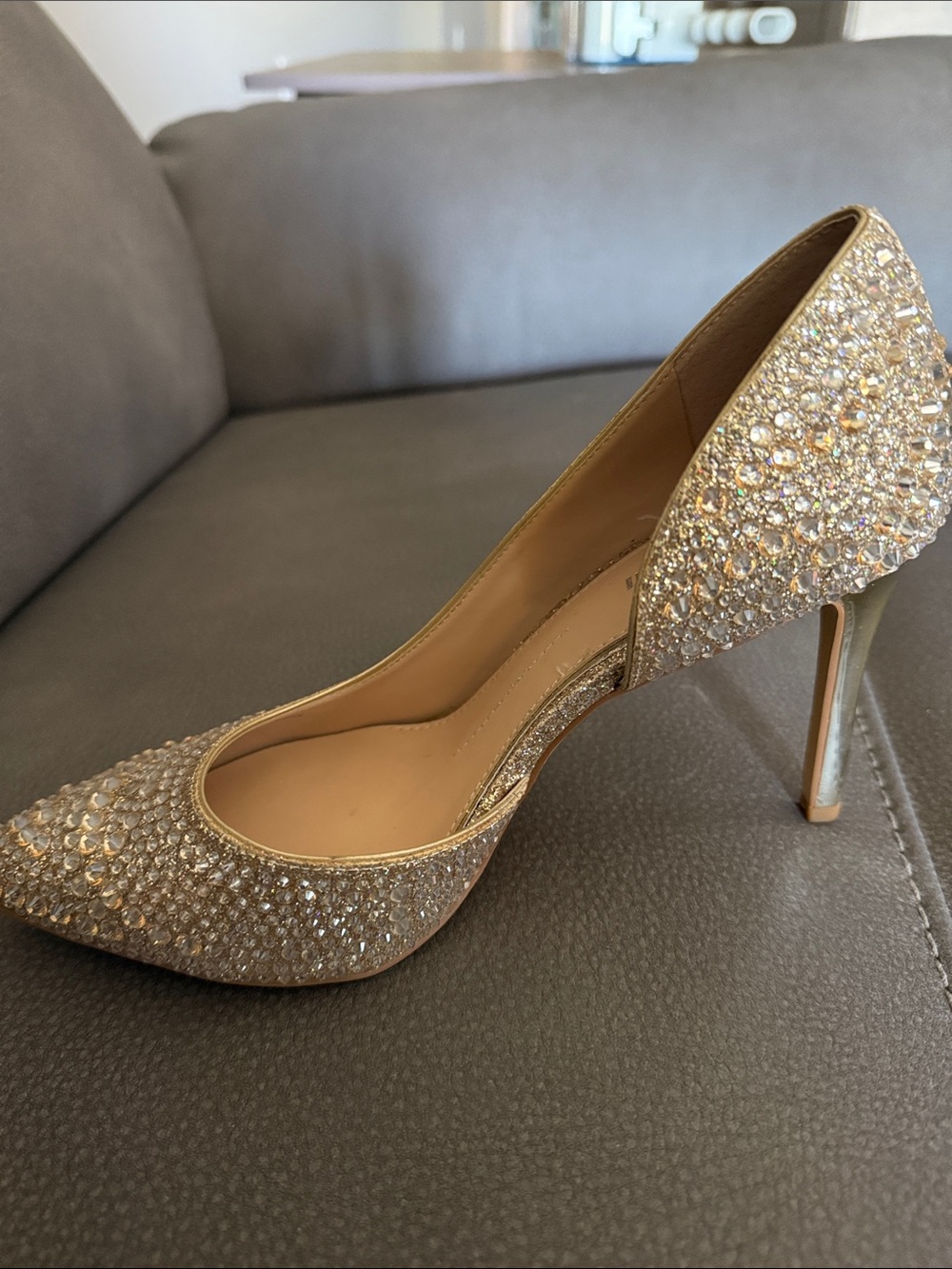 BRAND NEW Gianni Bini Gold Crystal Pointed Toe Pumps - Picture 2 of 6